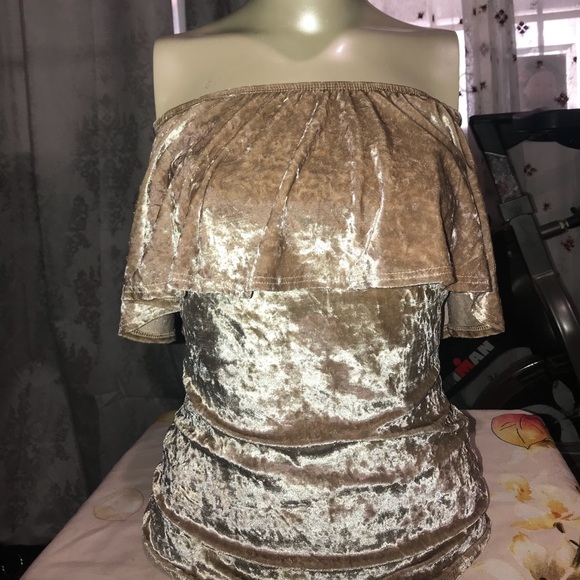 One piece Off the shoulder - Picture 2 of 3